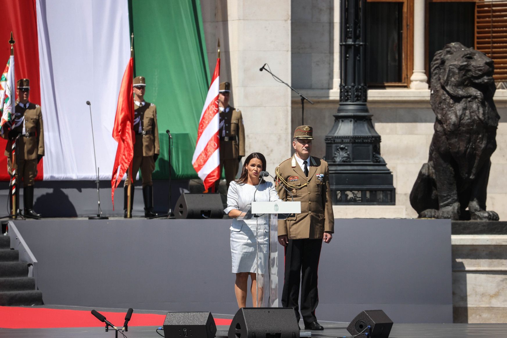 “Бункерний дід зовсім скоро залишиться сам”: Нова президентка Угорщини підтримала Україну і засудила путінську агресію