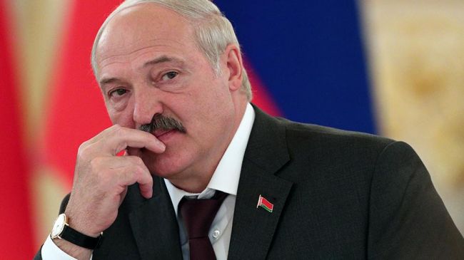 Лукашенко набагато потужніший політик ніж Путін, він просто прикидається ідіотом – російський журналіст