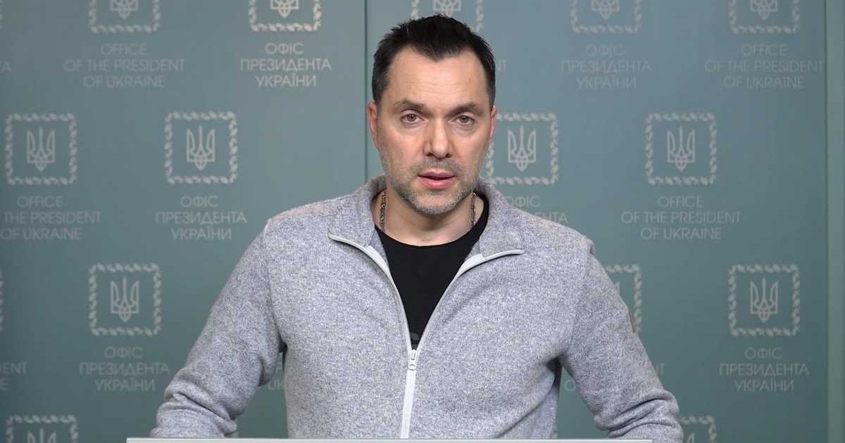 “Окупанти обов’язково повинні відповісти за терор”: Арестович заявив про помсту ЗСУ за Вінницю, Миколаїв та Харків