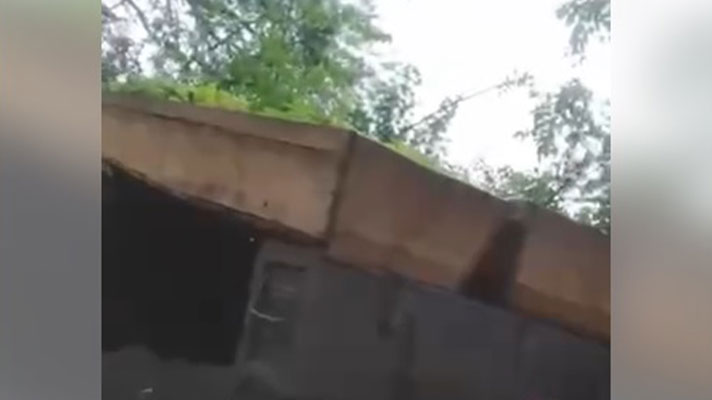 “Зашквар 99 рівня”: Окупанти на Харківщині укріпили свої позиції гробами (Відео)