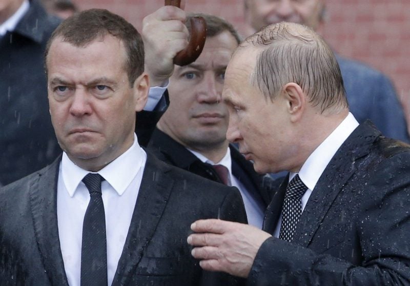 Медведєв “закотив істерику” через те що Зеленський заявив, що Путін – ніхто