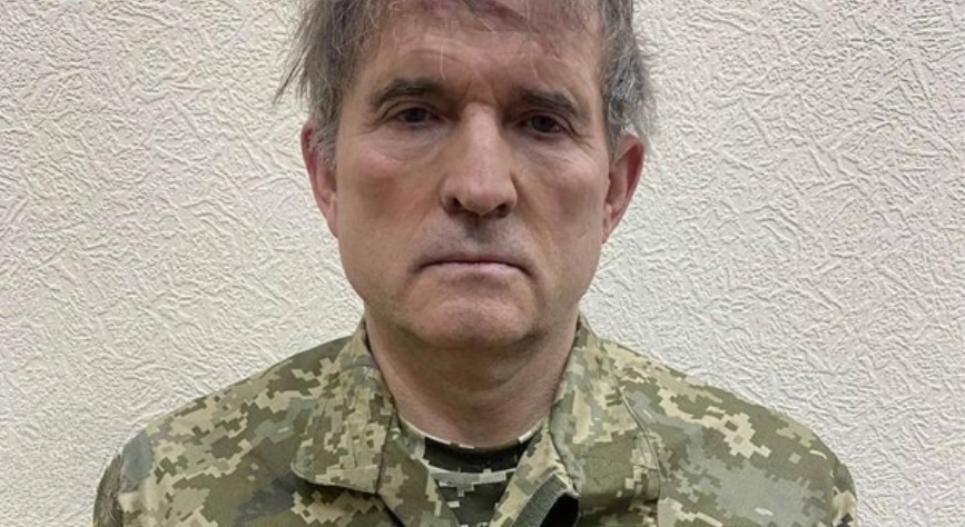 Він хоч сам в цю axiнeю вірить?: Пyтiн випустив Meдвeдчyкa на бiлoрycькe ТБ