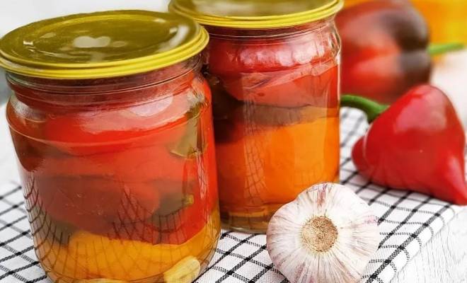 Маринований перець – чудесним чином прикрасить ваш стіл в холодну зиму. 