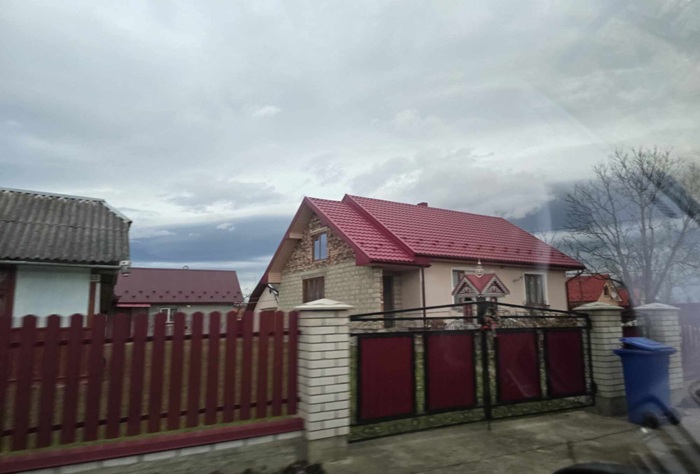 Ось гад. А я казала. Тільки хотіла вона продовжити, але замовкла. Не хотілося робити подрузі ще болючіше. І вже спокійніше продовжила. Ти не рубай зараз з жару